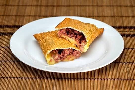 pastel calabresa